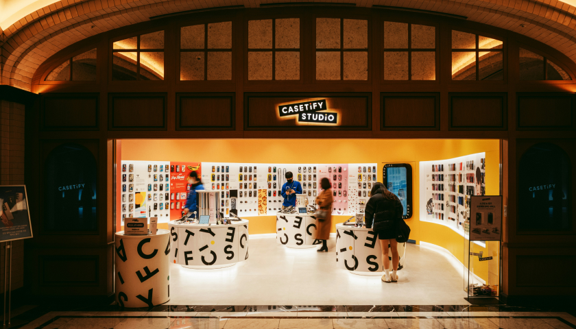 500元手机壳走红，年轻人偏爱天价社交货币？