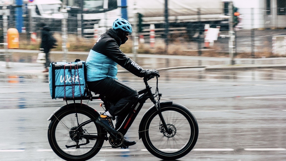 外卖大战2026，从“涨佣”开始