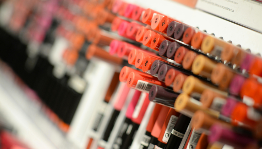 “独家”光环褪色，丝芙兰该如何突围？