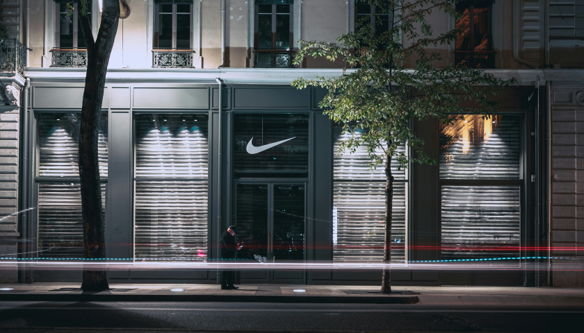 “鞋狗”耐克还能回来吗？