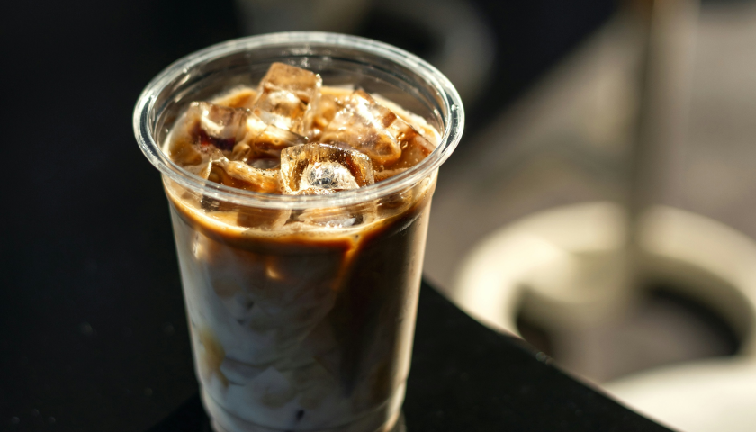 美伊冲突，奶茶和咖啡行业要顶不住了？