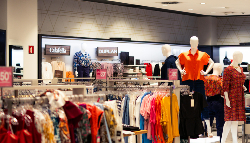 曾经最赚钱的折扣卖场，也开始关店了