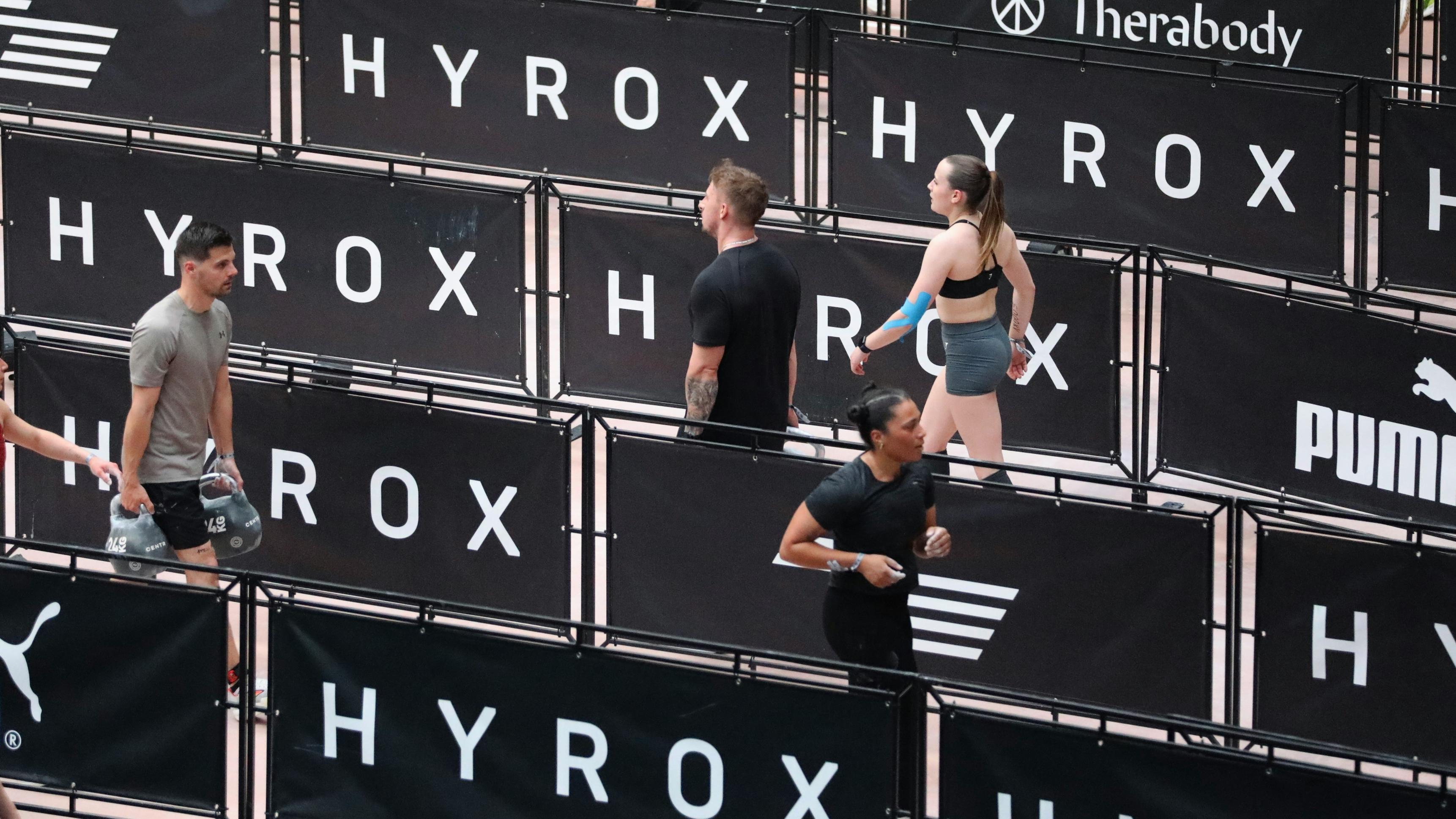 失控夺冠的Hyrox，拴住了花钱买苦吃的中产